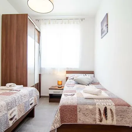 Apartment Sara 2 Bol
