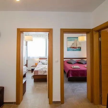 Apartment Sara 2 *