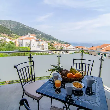 Apartman Sara 2 *