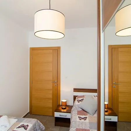 Sara 2 Apartman Bol