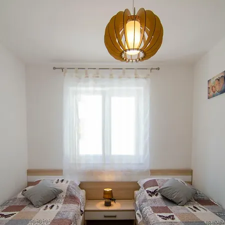 Sara 2 Apartman Bol