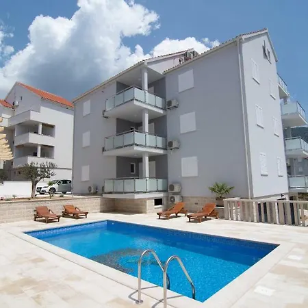 Apartment Sara 2 *