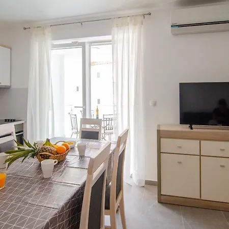Apartment Sara 2 Bol