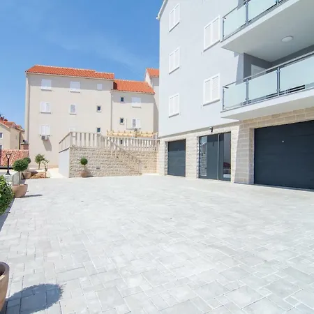 Apartment Sara 2 Bol